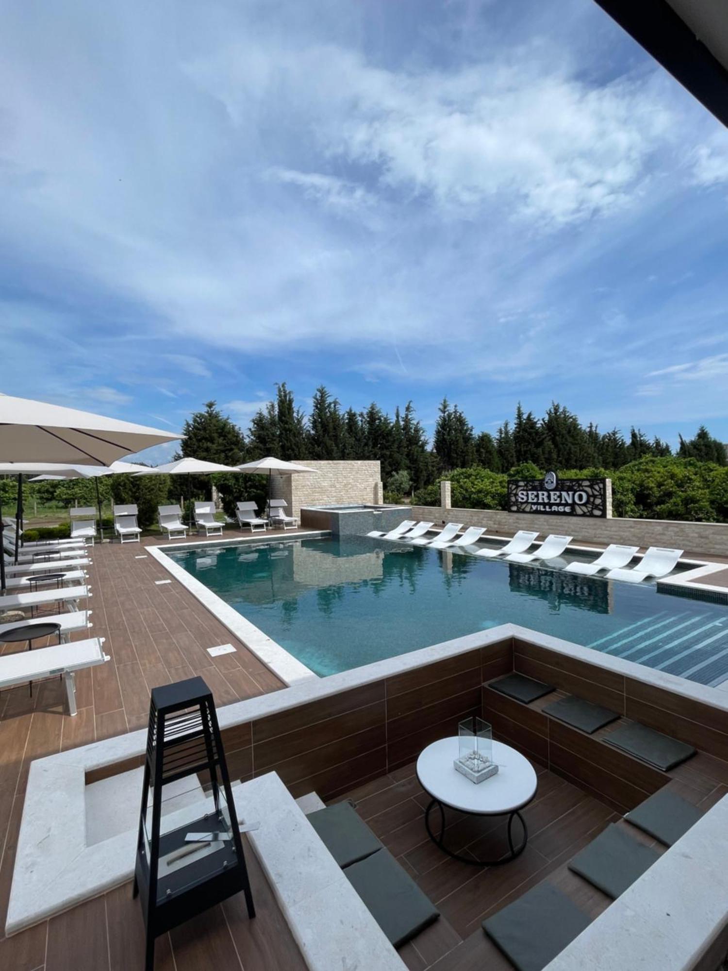 Lux Sereno Village 울친 외부 사진