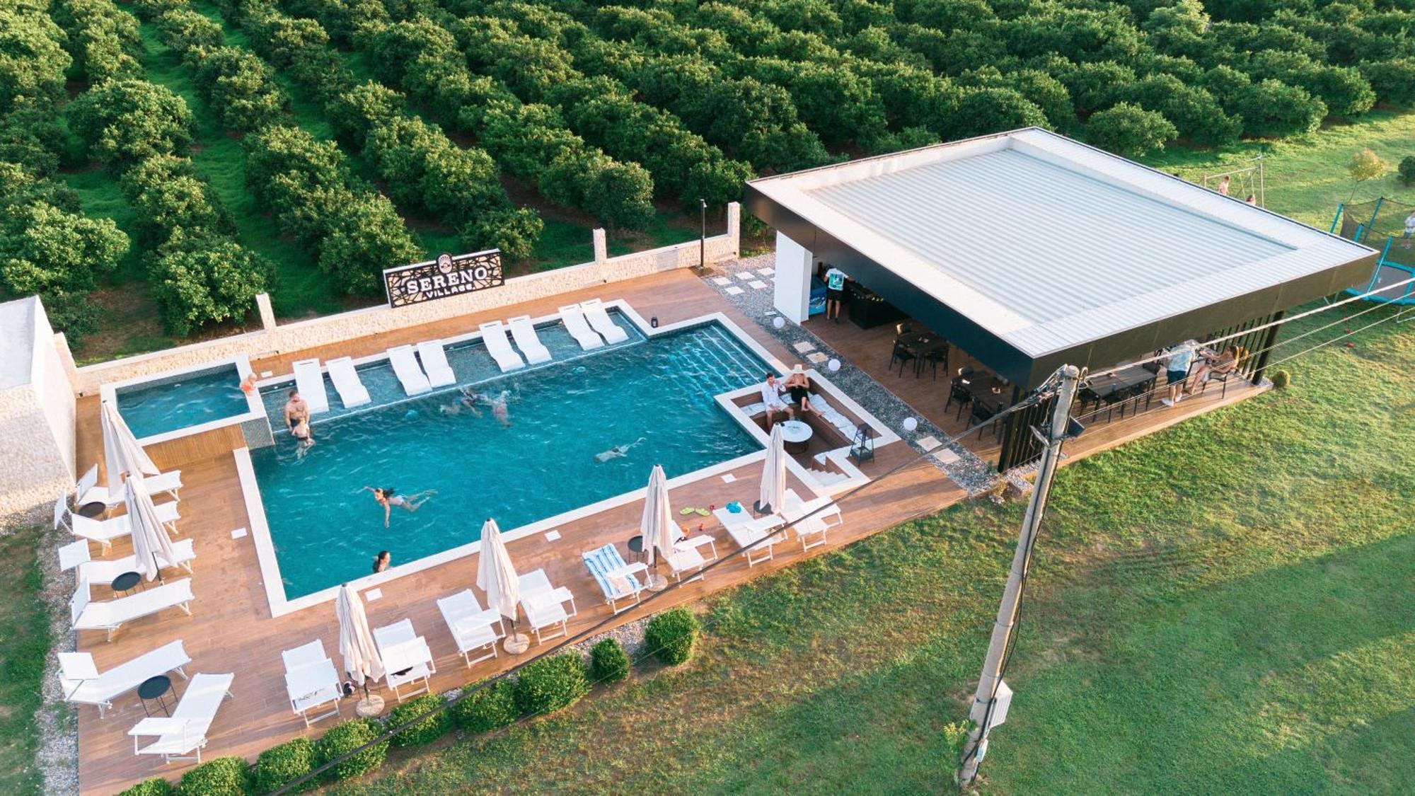 Lux Sereno Village 울친 외부 사진